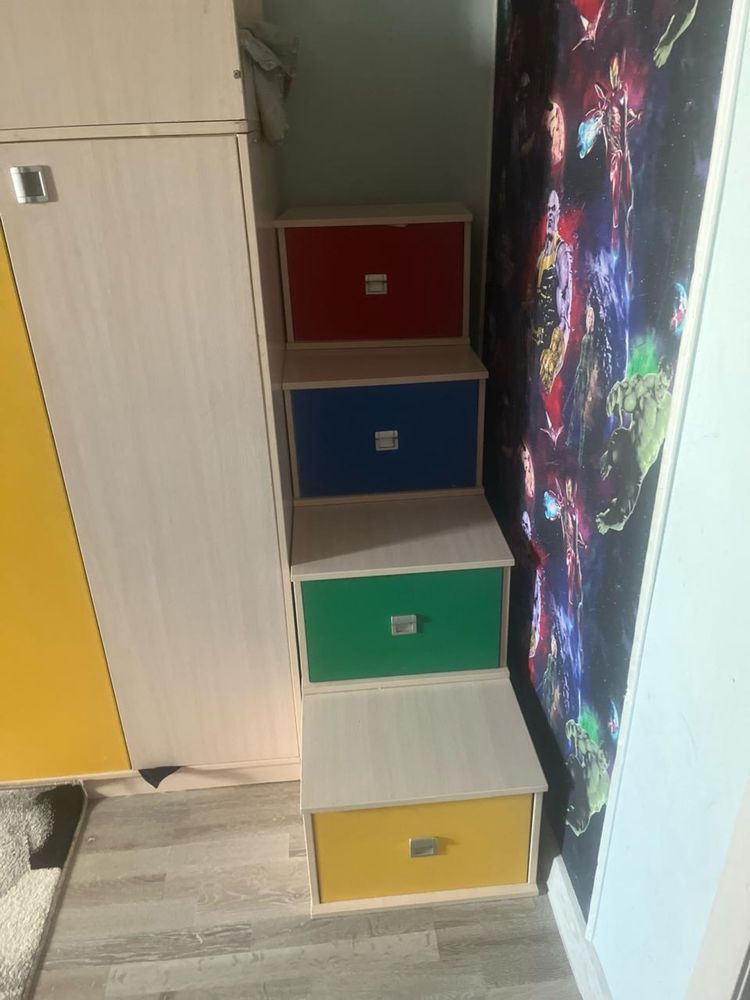 Продам 2 ярусную кровать.