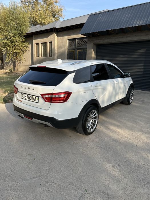 Lada Vesta SW Cross 1.6