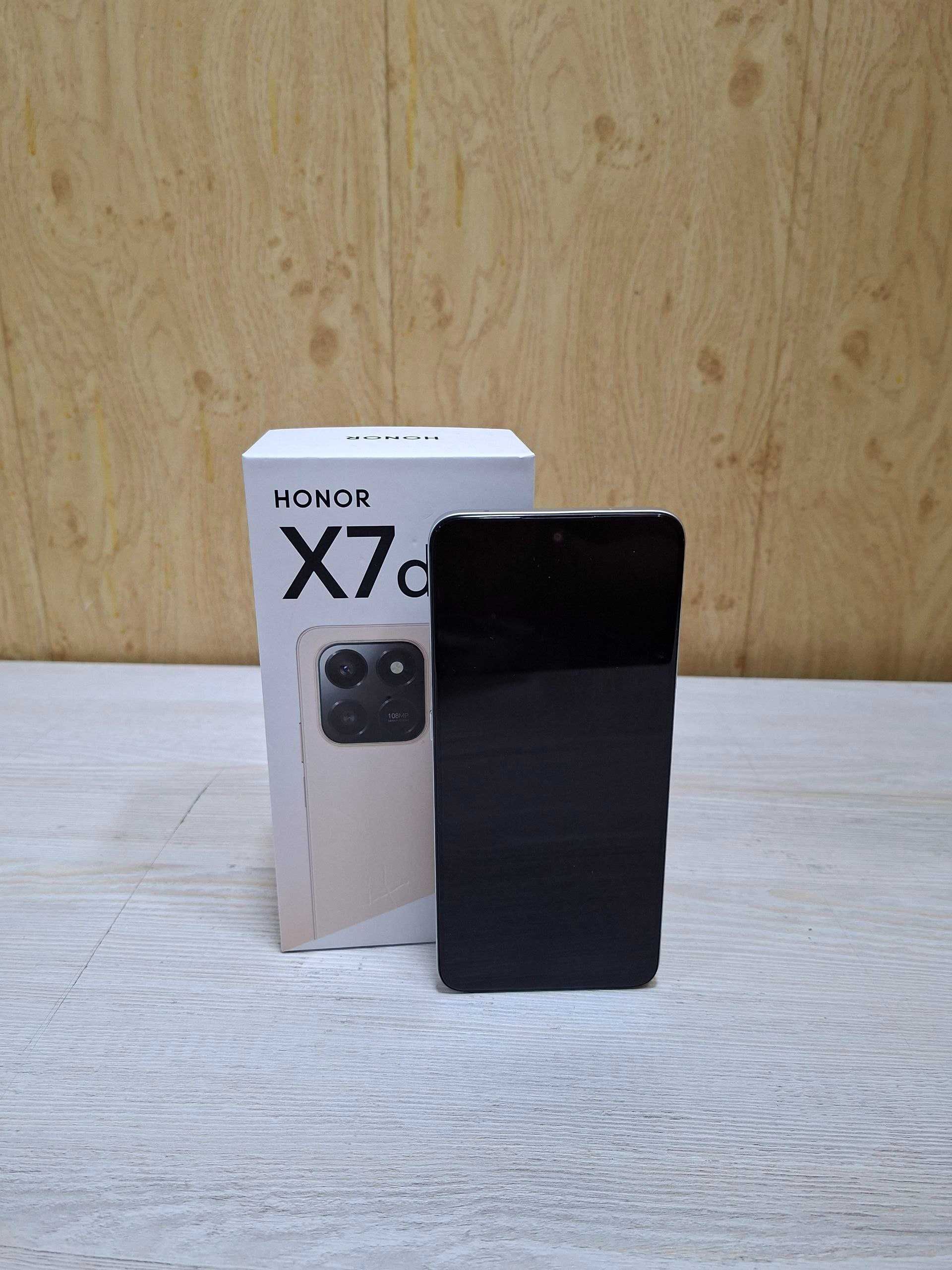 Продается смартфон Honor x7d 8/256