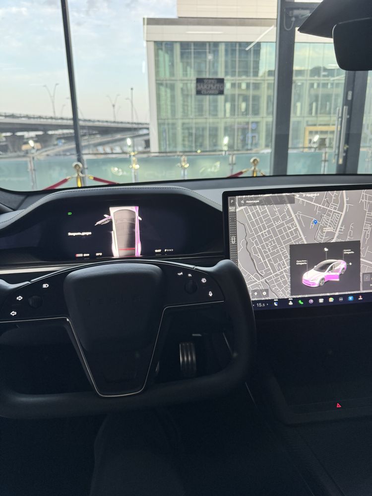 Tesla S. Plaid 2021