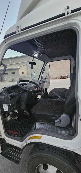 ISUZU yaxshi xolatda sotiladi
