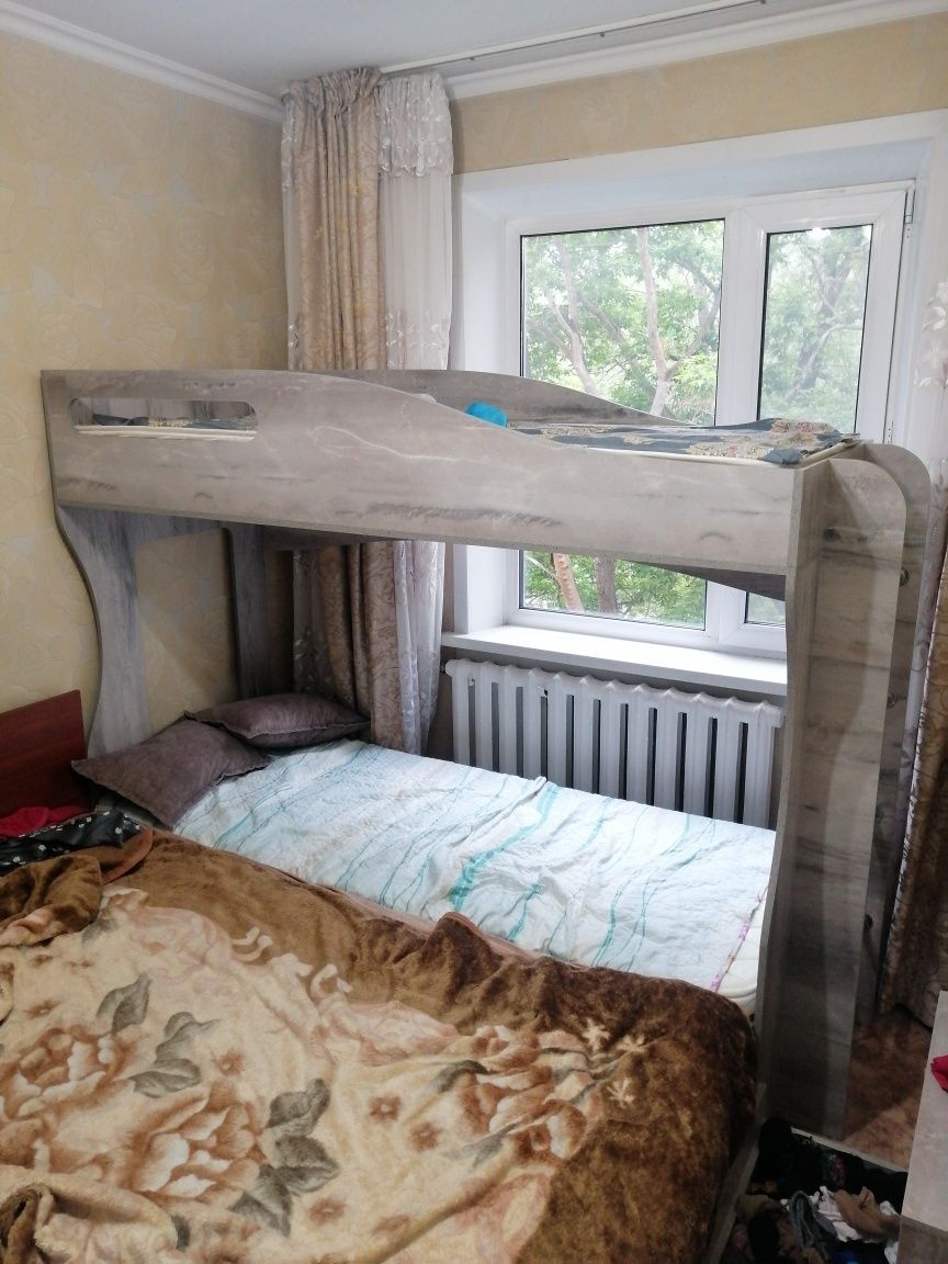 Продам двухъярусную кровать