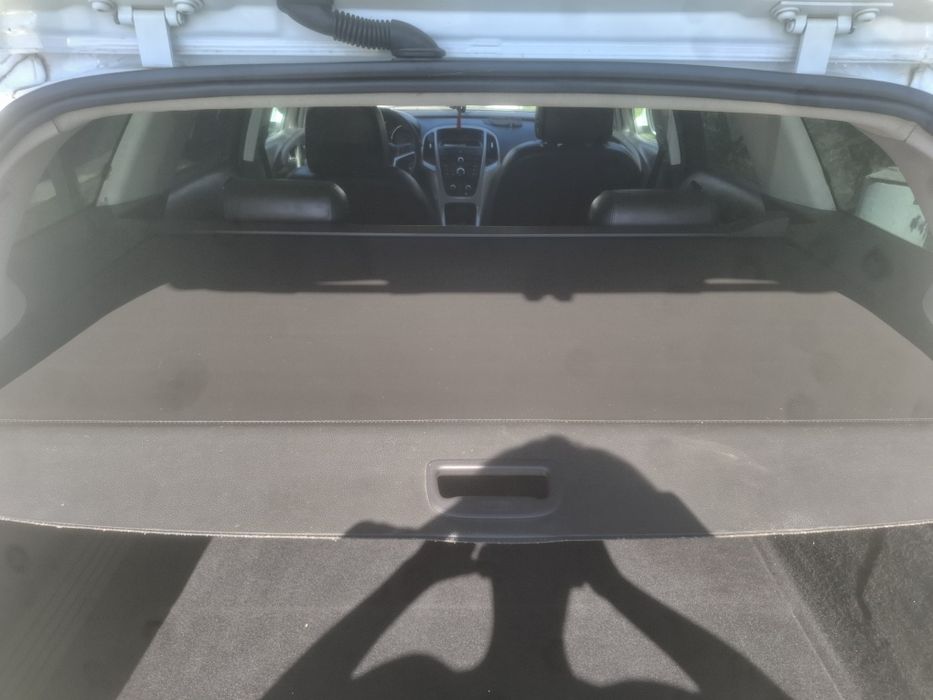 Vând opel astra j