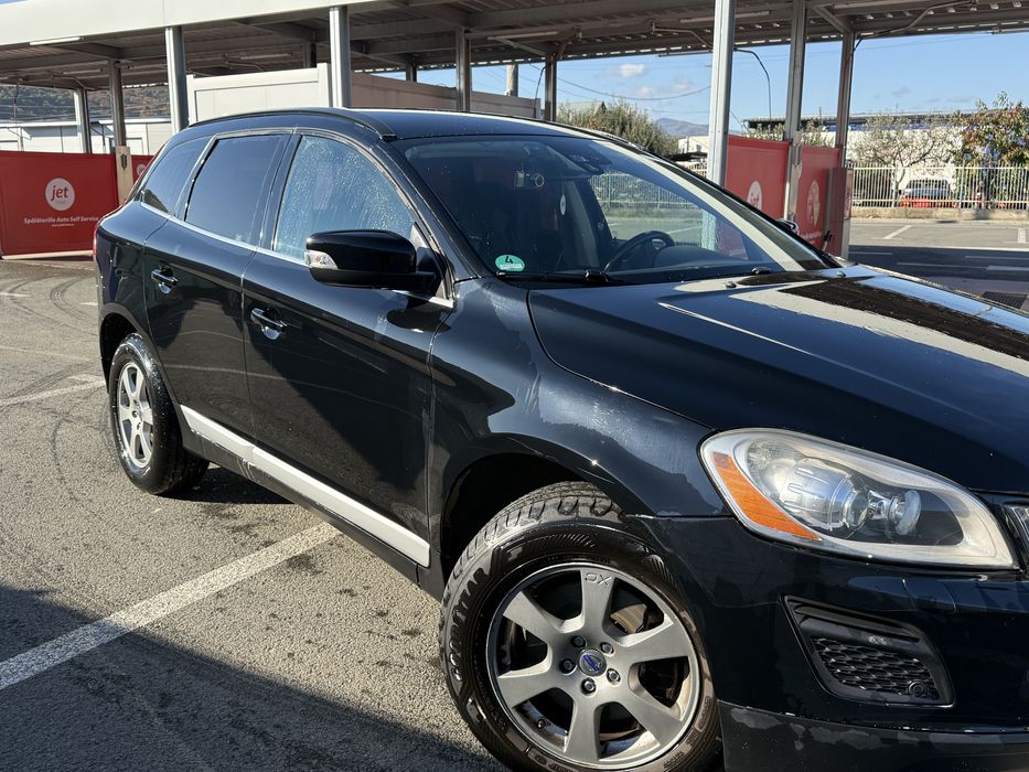 Volvo XC60,D5AWDS,2 400,205 CP,4/4
