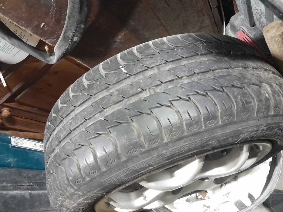 Джанти 4×100 със летни гуми Голф 2 .