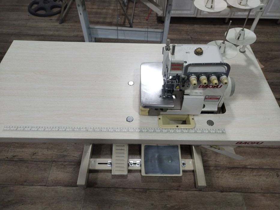 Tikuv mashinasi baoyu averlok