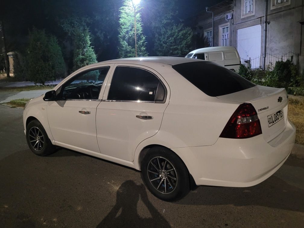 Neksa3 sotilad gaz bor