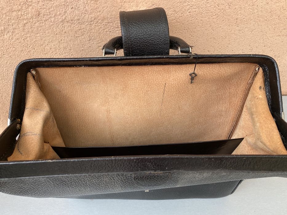 Бизнес чанта от естествена кожа