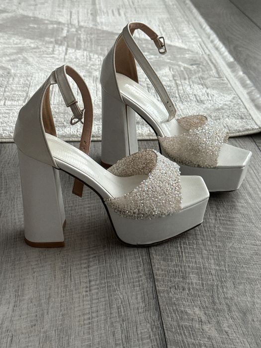 Сандали на висок тпк