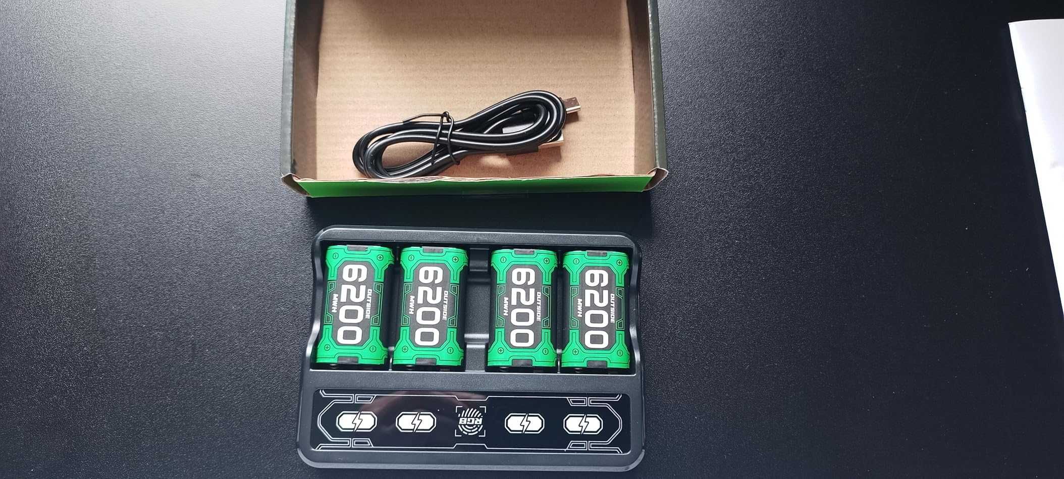 4x6200 mWh акумулаторна батерия за Xbox и зарядно с LED дисплей