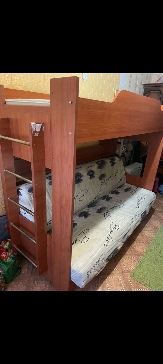 Продам двухъярусную кровать