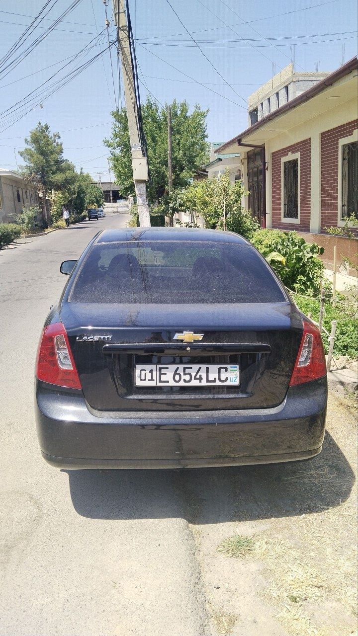 жентра машина сотилади.