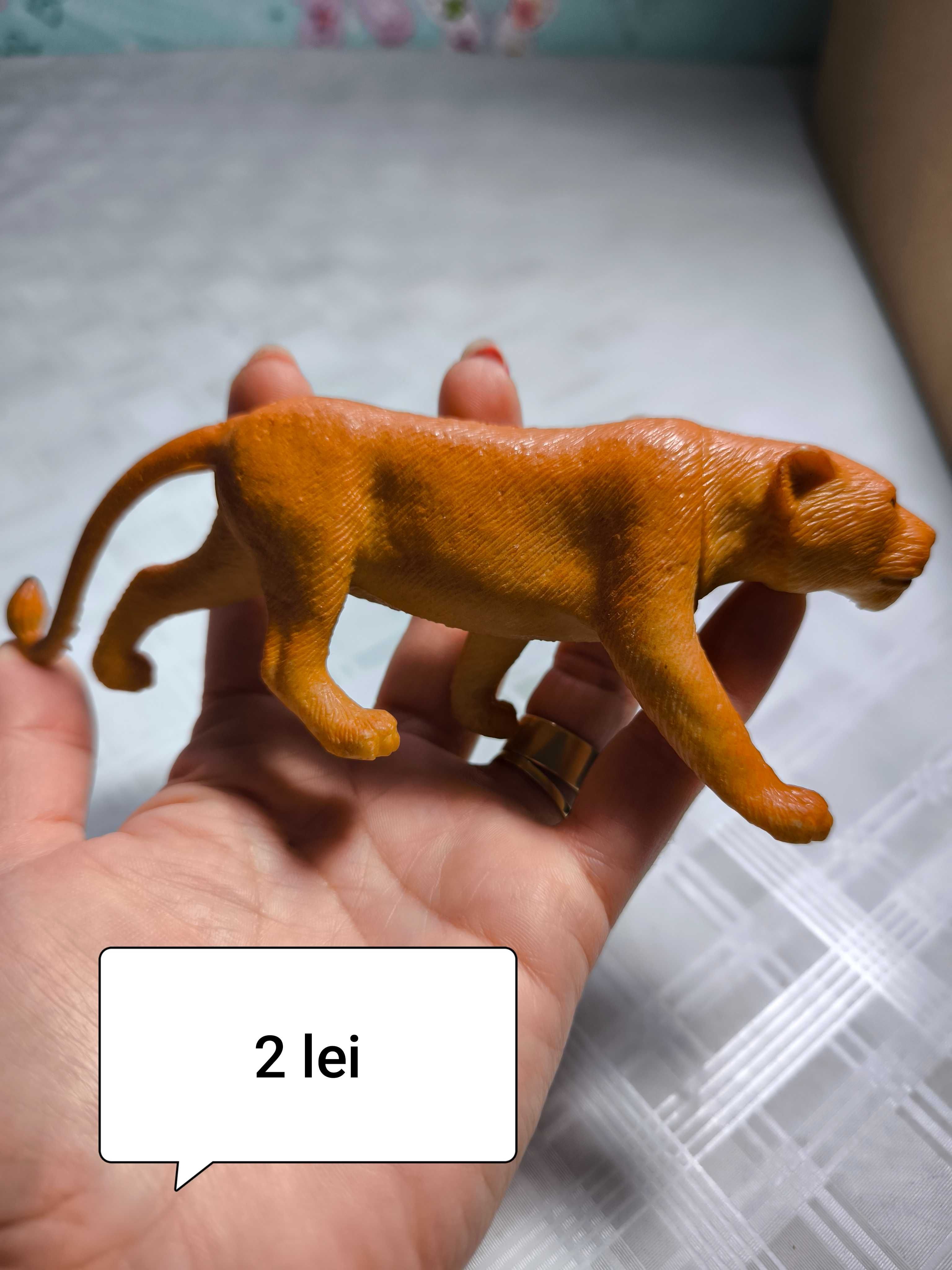 Diverse figurine animalute