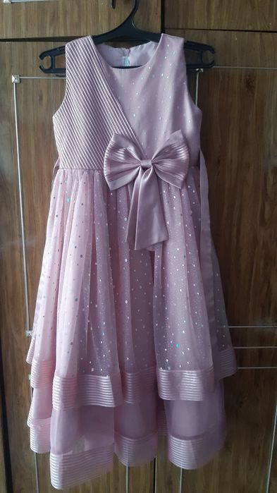 Срочно! Продам бальное платье для девочек