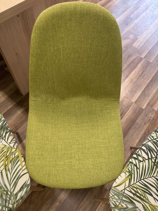 Маса и столове.