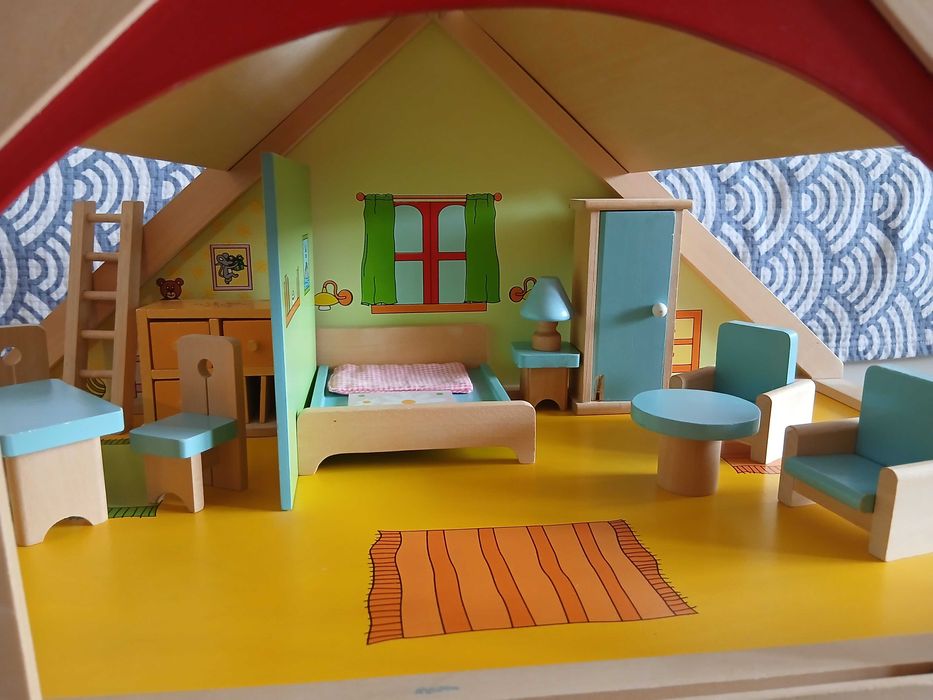 Двуетажна къща за кукли