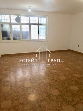 Дава се под наем Офис в Варна, Лятно кино Тракия - 65 кв.м за 650 € - Снимка #1