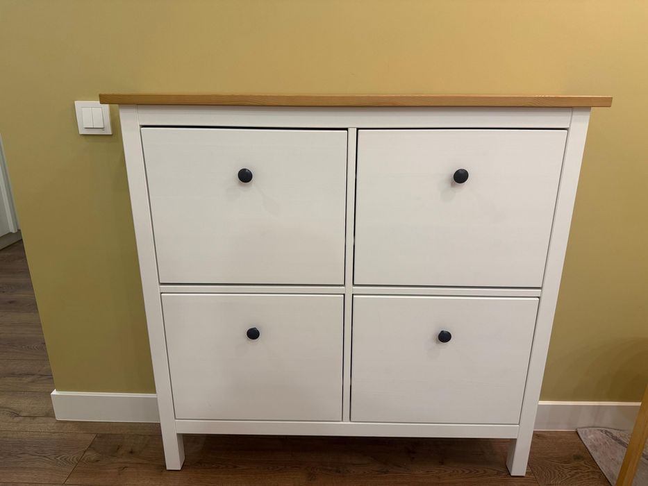 Обувница белого цвета цена 70000 тг, звоните по