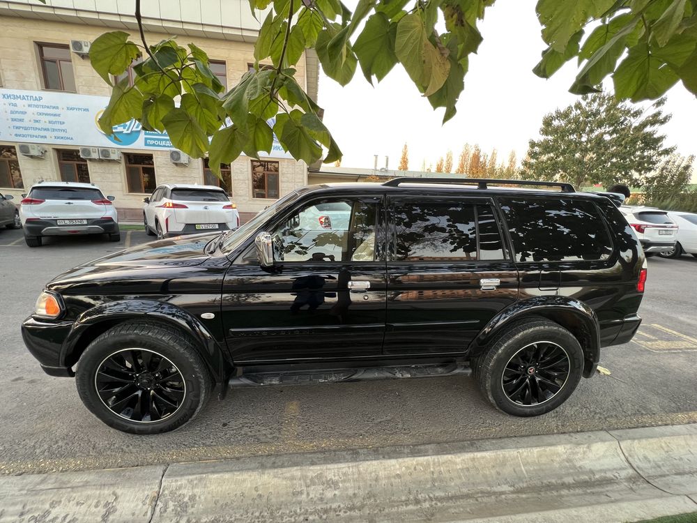 Mitsubishi Pajero sport