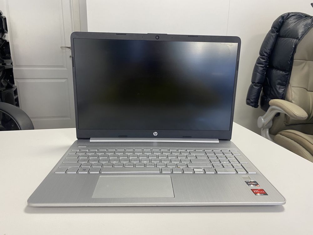Laptop Hp Amd Ryzen 5 5500, 1TB|16GB