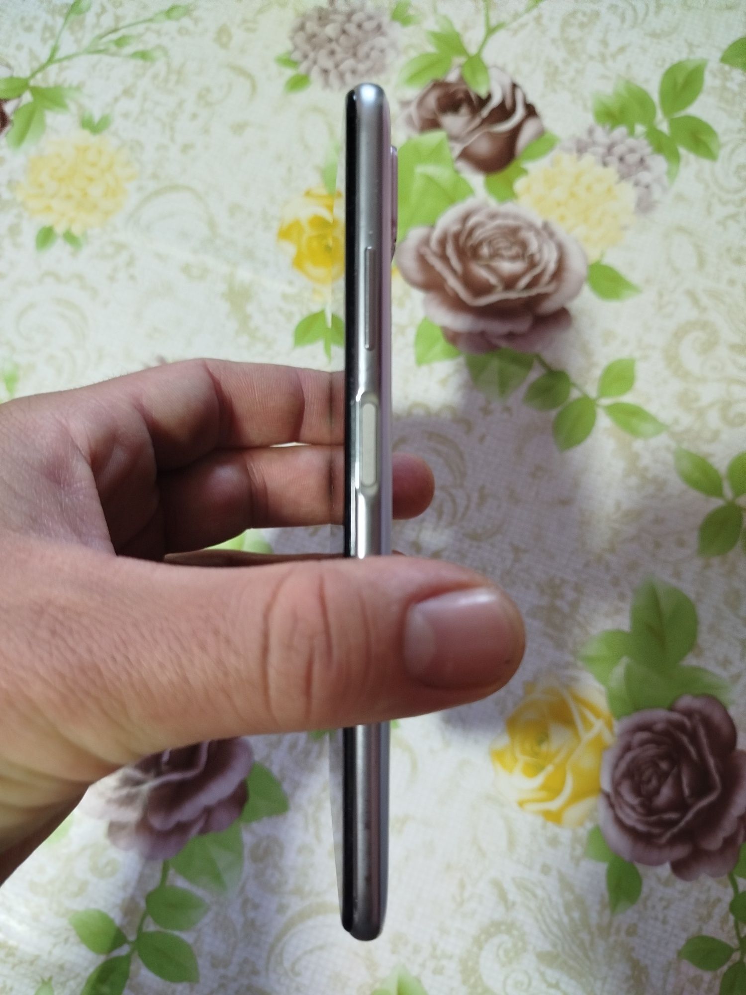 Телефон Huawei P40 lite
