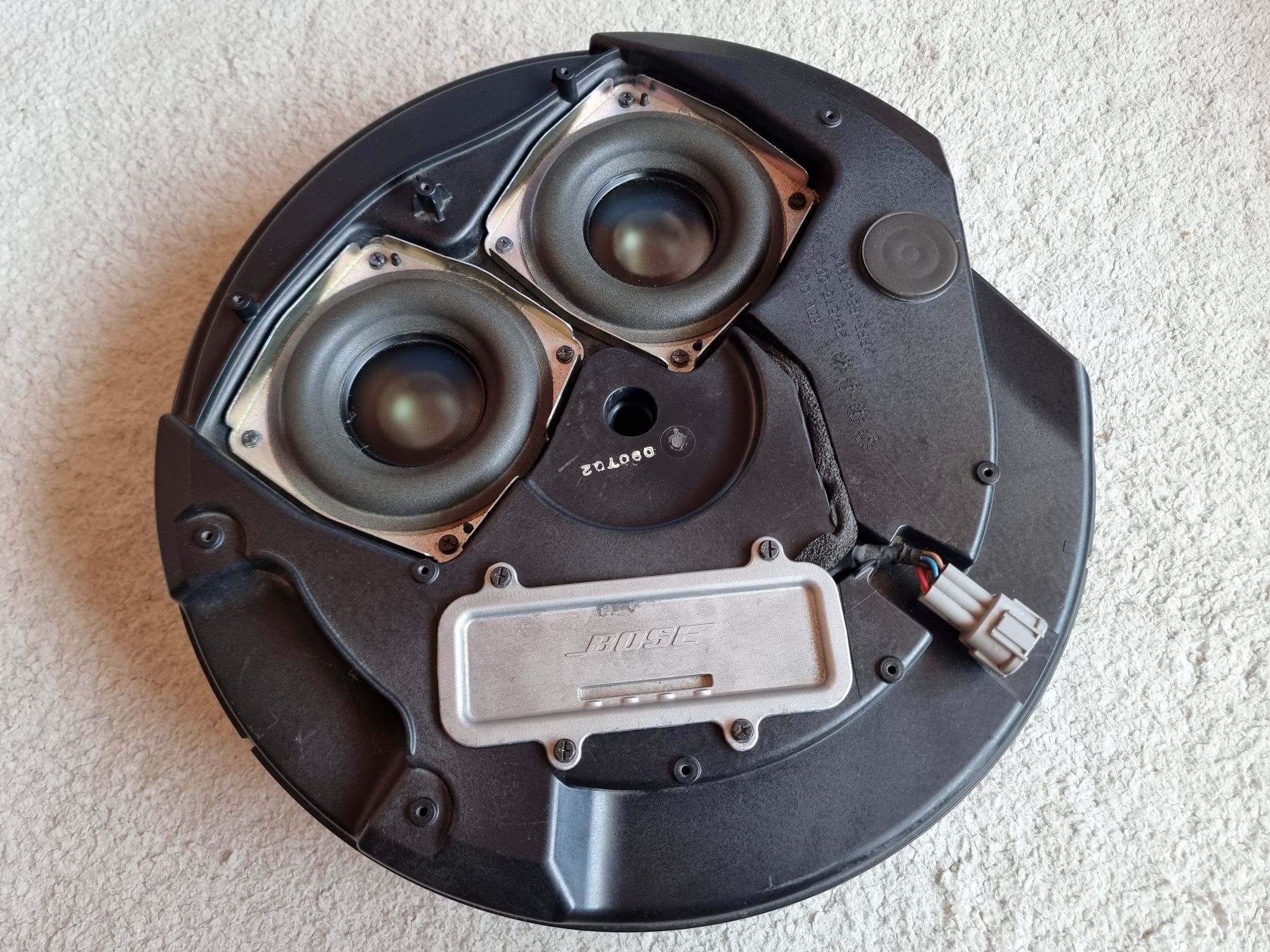 Subwoofer BOSE бас каса с 2 говорителя в перфектно състояние
