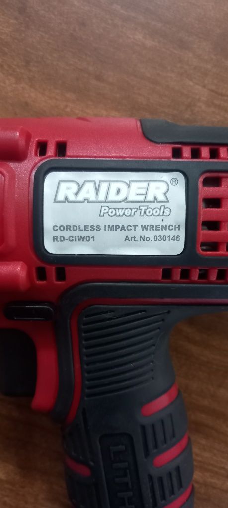Ударен гайковерт Raider, 350Nm
