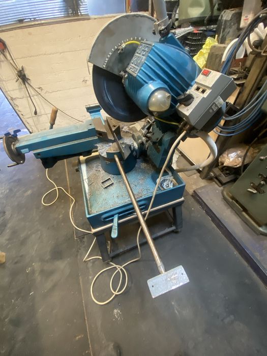 Circular debitat metal