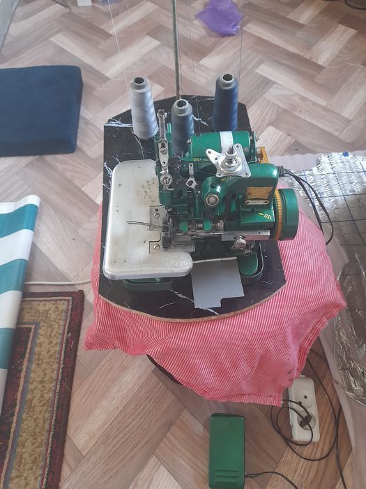 Продаётся ОВЕРЛОК  GN 1-2 (бабочка)