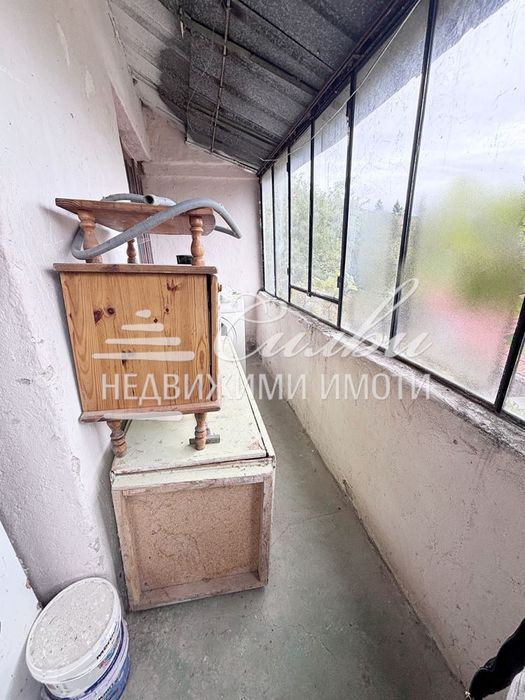 Двуетажна ТУХЛЕНА вила на плоча - местност Чашка.