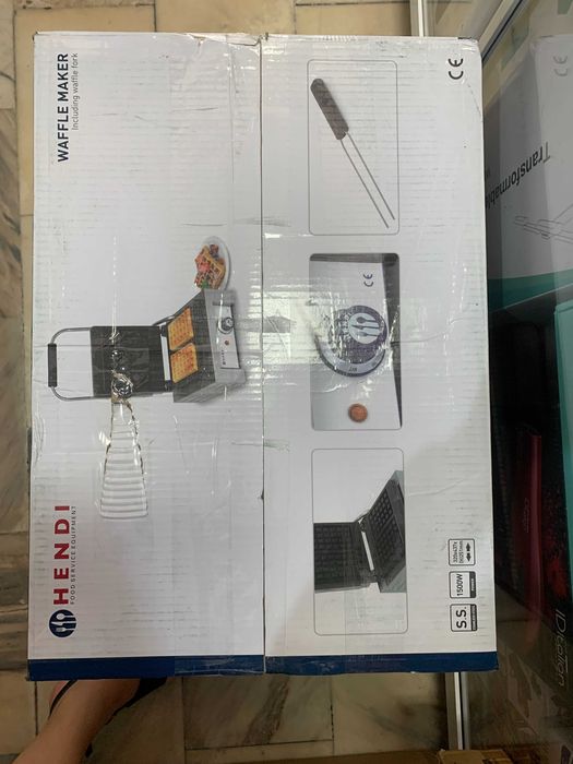 НОВ Професионален гофретник Hendi, 1500W, Чугунена повърхност