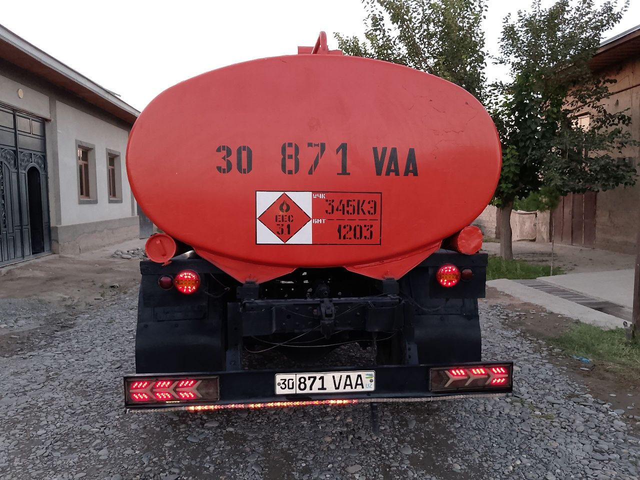 Зил Холати йахши