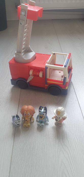 Masina de pompieri BLUEY