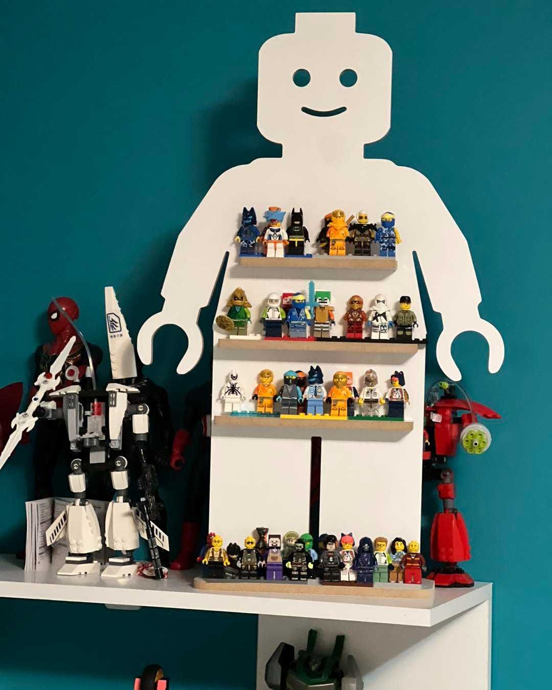 Етажерка за LEGO човечета с Подарък гравирано име