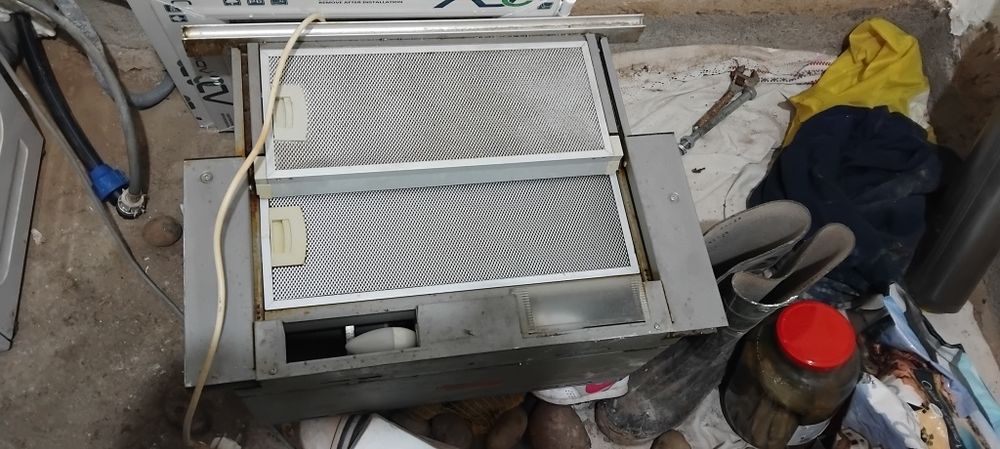 vand hotă pentru bucătărie  se pote vedea în localitate țigănești