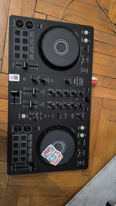 Pioneer DJ DDJ-FLX4 - ca nou, cu garanție!