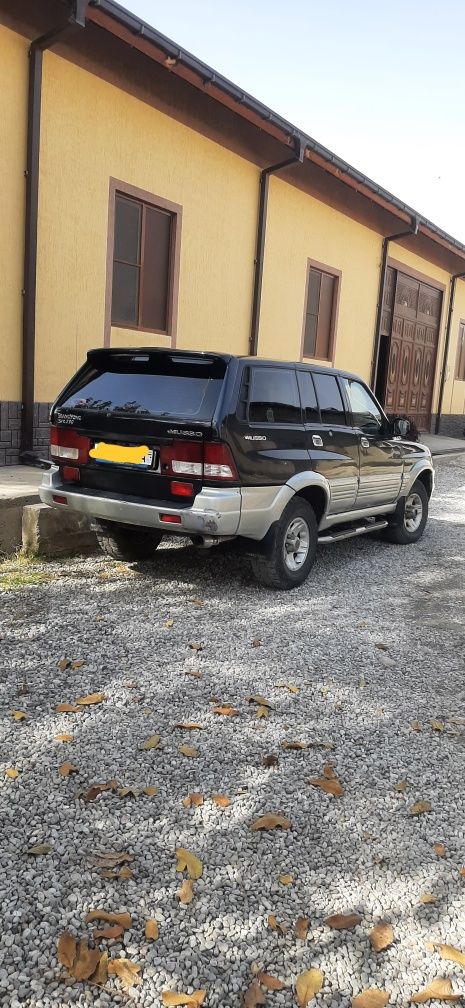 Ssang yong Musso sotiladi