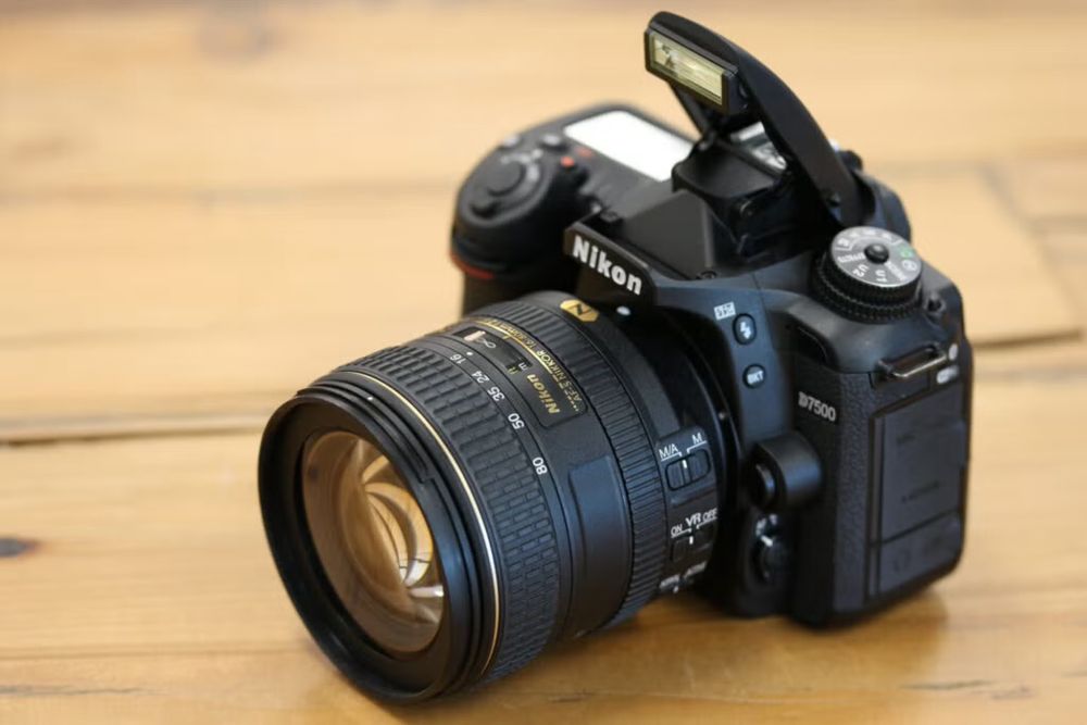 Apasat foto DSLR Nikon D7500