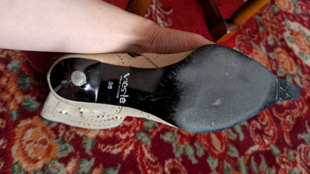 Cizme Elegante de Vară din Piele Întoarsă Bej cu Decupaje Laser