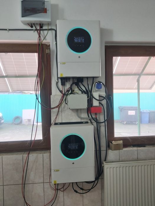 Vând 2 invertore 11kw Max ll