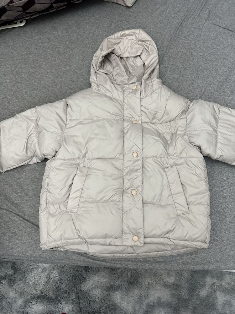 Продается куртка новая женская теплая , фасон широкий, подой M, L и Xl
