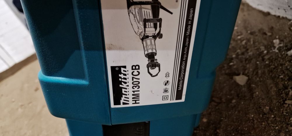 Отбойный молоток MAKITA