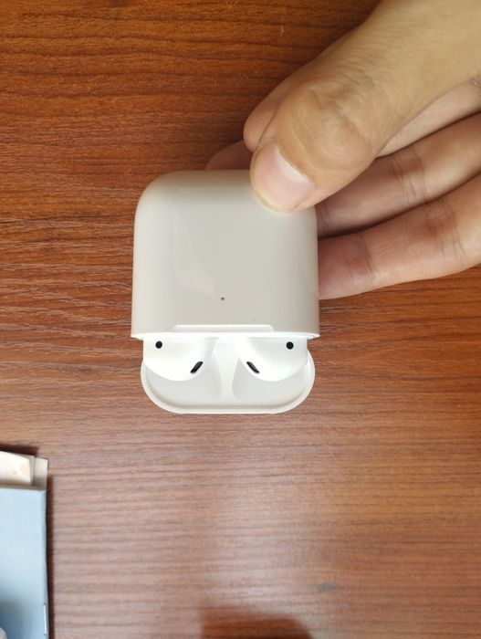 AirPods 1, чехол в подарок