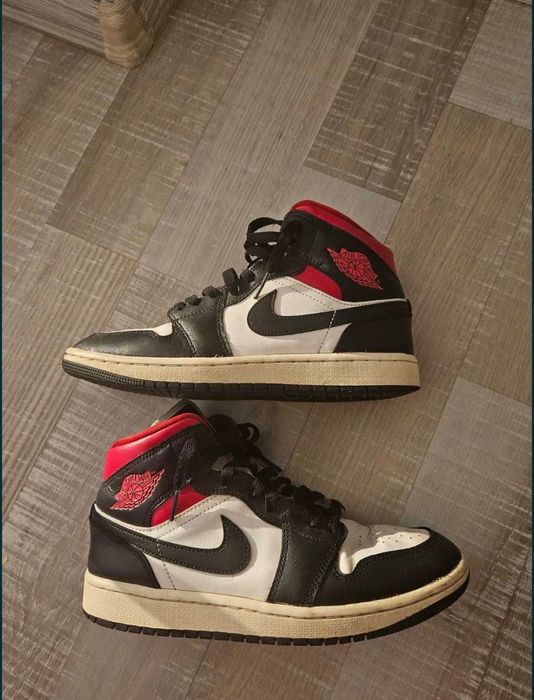 Jordan 1 mid- gym red/black sail