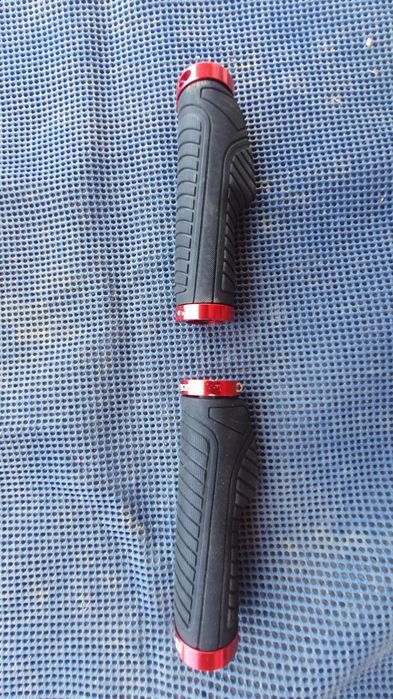 Vând ghidon cu pipeta și manșoane