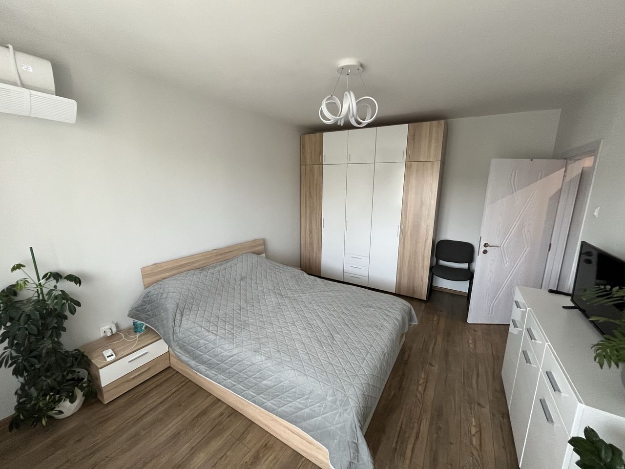 Продава се Двустаен апартамент в Пловдив, Христо Смирненски - 66 кв.м за 2273 €/кв.м - Снимка #13