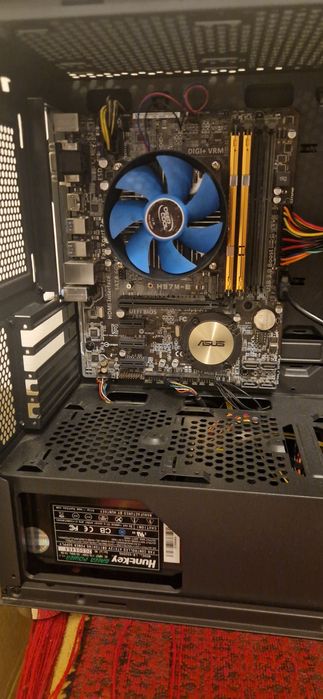 Продам игровой комплект