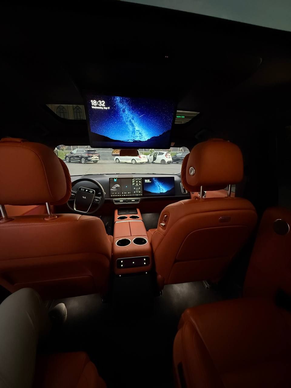 Li 9 full yili 2024 rangi qora prabek xalol 25.400 km kraska toza