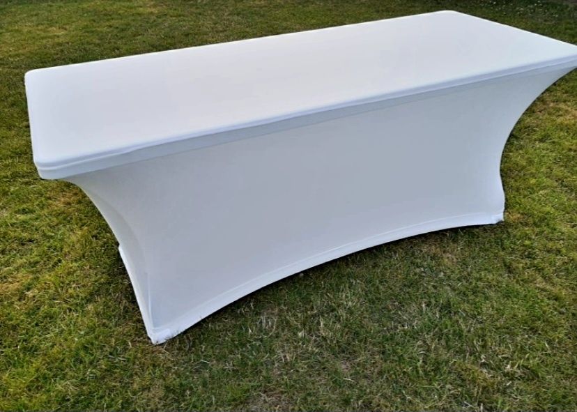 Inchiriez dozatoare ,mese ,scaune,corturi si logistica