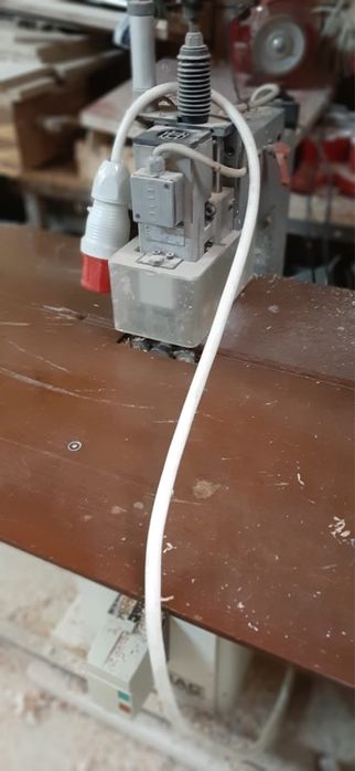 Vând masina aplicat cant